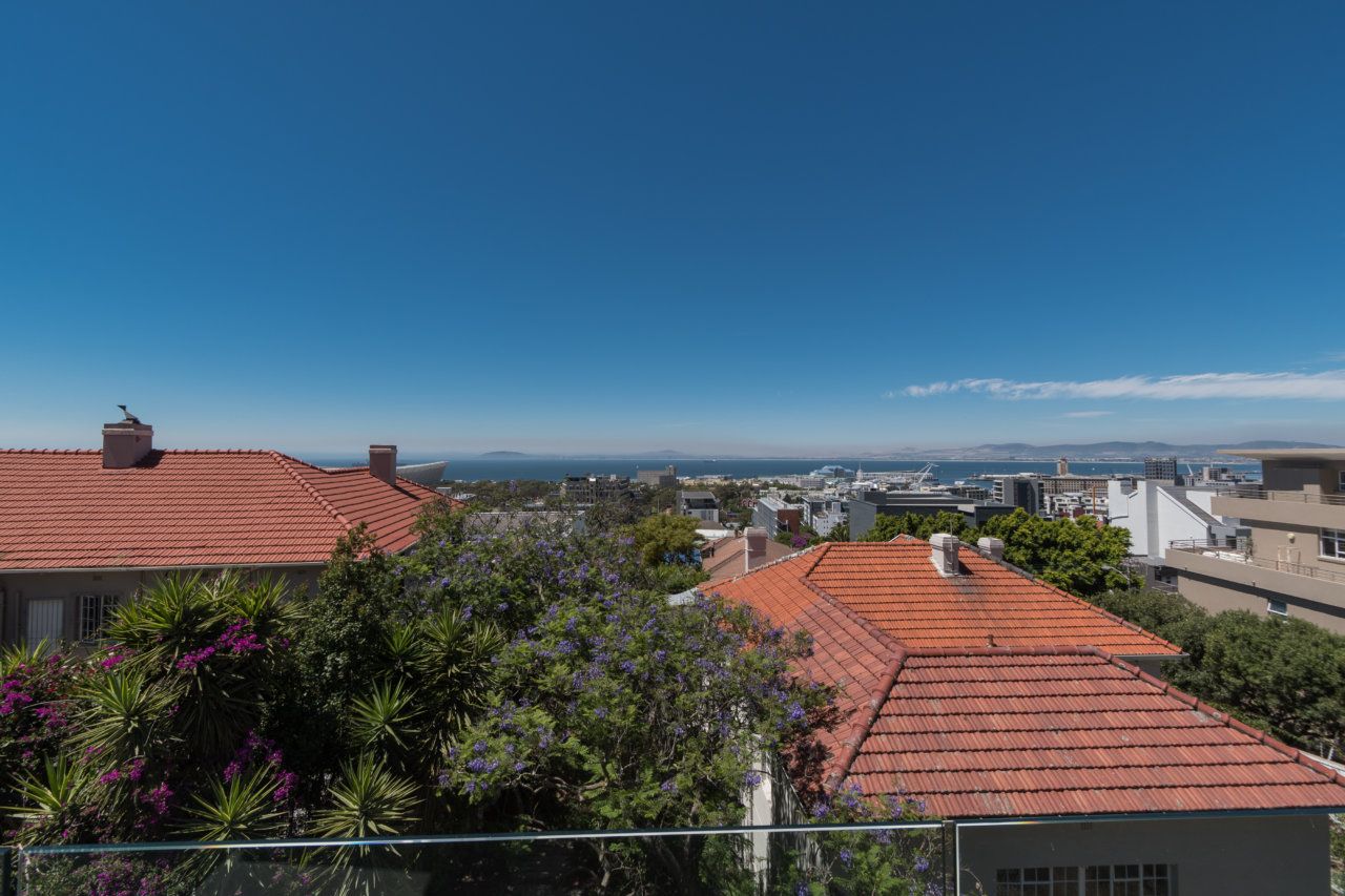Photo 11 of 22 Chepstow Apartment accommodation in Green Point, Cape Town with 3 bedrooms and 3 bathrooms
