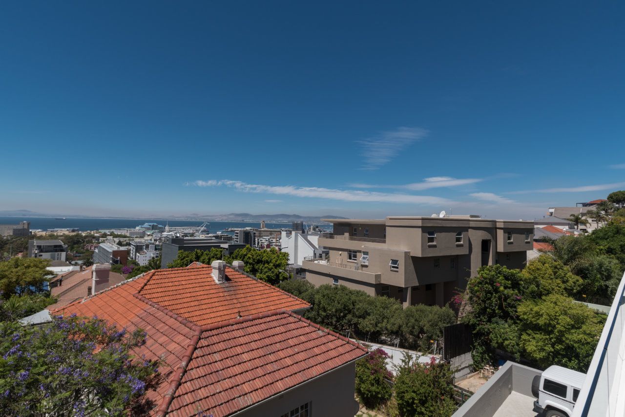 Photo 14 of 22 Chepstow Apartment accommodation in Green Point, Cape Town with 3 bedrooms and 3 bathrooms