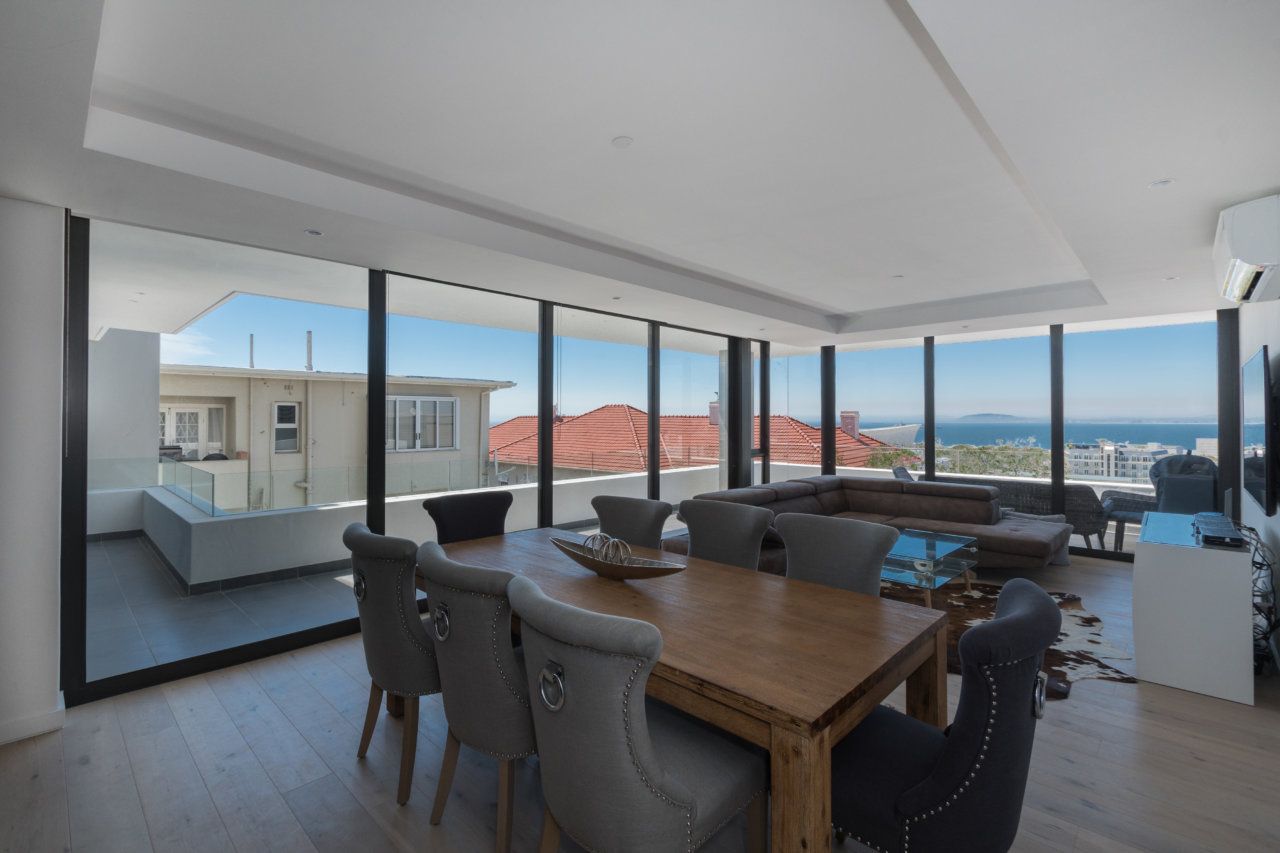 Photo 20 of 22 Chepstow Apartment accommodation in Green Point, Cape Town with 3 bedrooms and 3 bathrooms