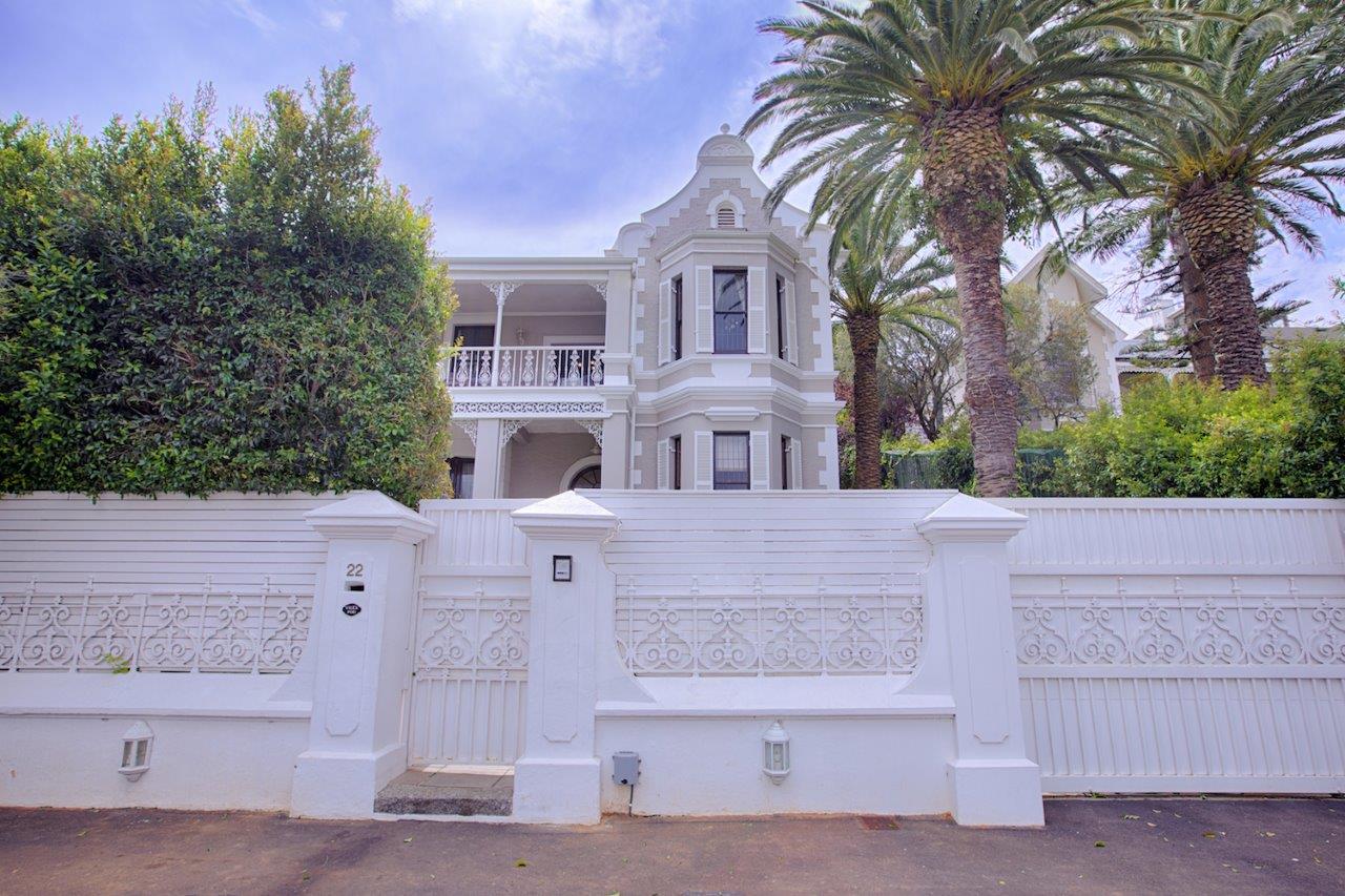 Photo 10 of Charming Victorian Villa accommodation in Tamboerskloof, Cape Town with 4 bedrooms and 3 bathrooms
