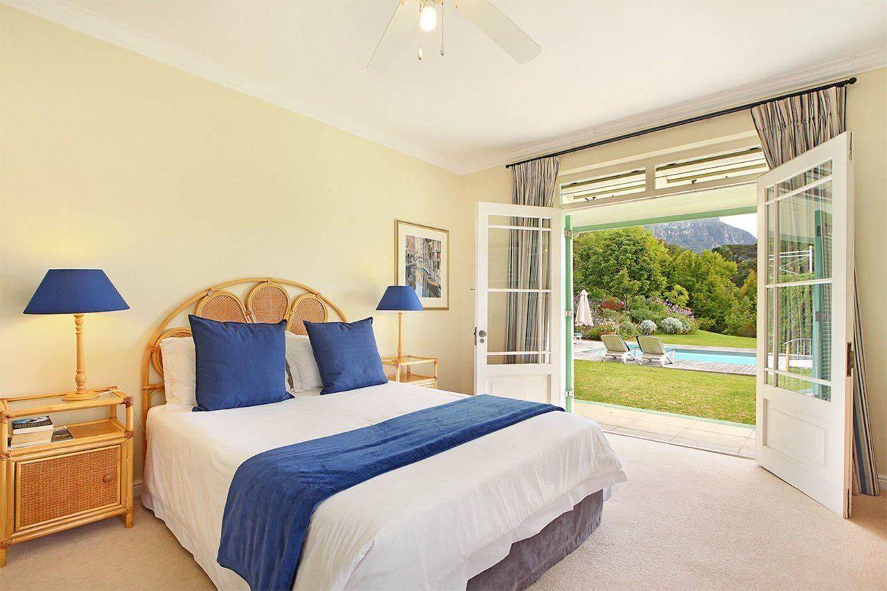 Photo 18 of Constantia Outlook accommodation in Constantia, Cape Town with 6 bedrooms and 6 bathrooms