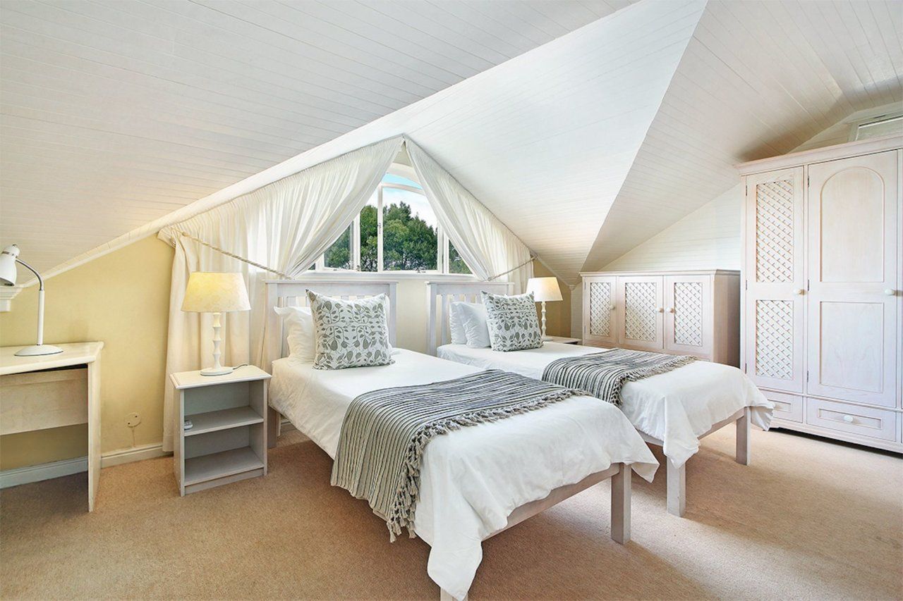 Photo 26 of Constantia Outlook accommodation in Constantia, Cape Town with 6 bedrooms and 6 bathrooms