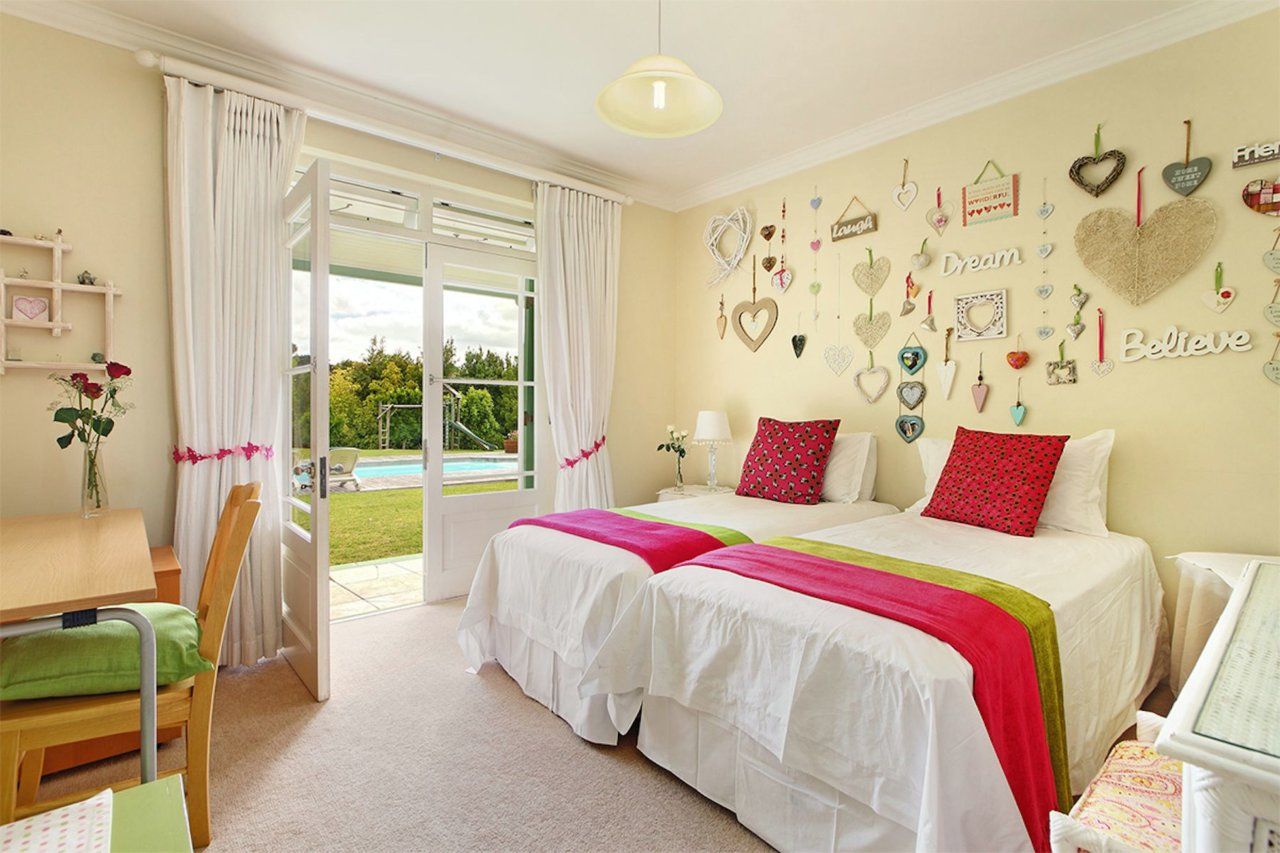 Photo 30 of Constantia Outlook accommodation in Constantia, Cape Town with 6 bedrooms and 6 bathrooms