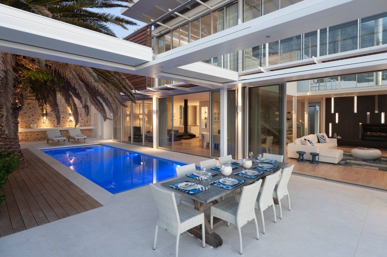 Photo 8 of Villa Strathmore accommodation in Camps Bay, Cape Town with 5 bedrooms and 5 bathrooms