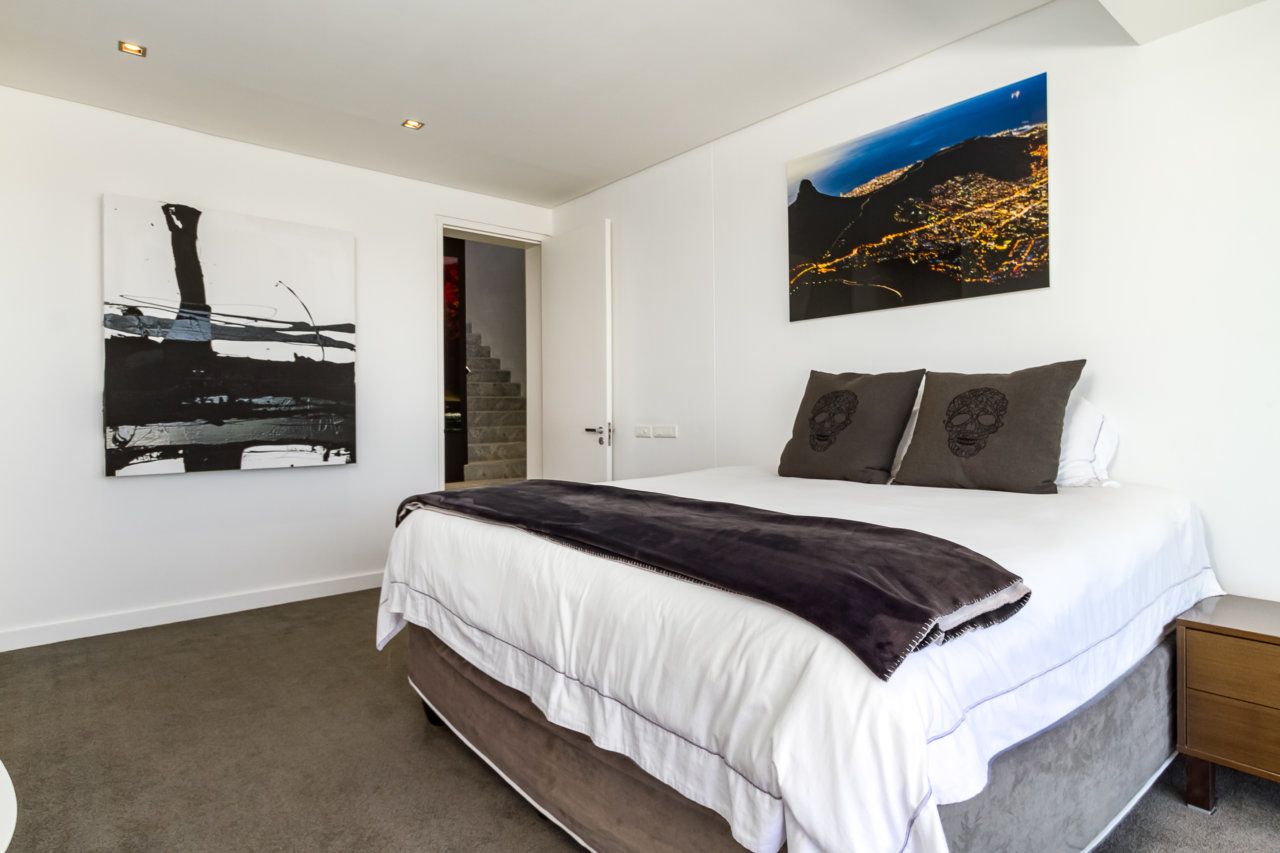 Photo 18 of Villa Willesden accommodation in Camps Bay, Cape Town with 4 bedrooms and 4 bathrooms