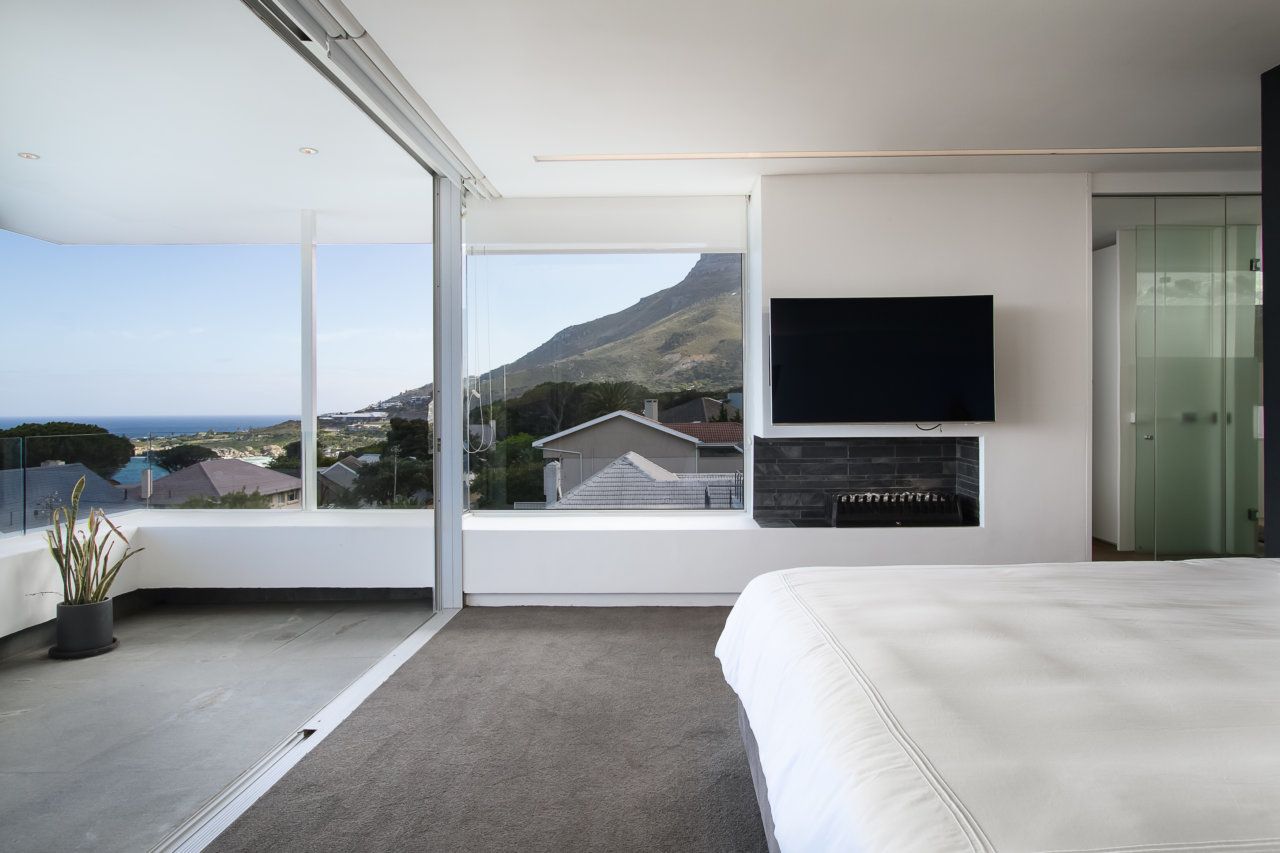 Photo 6 of Villa Willesden accommodation in Camps Bay, Cape Town with 4 bedrooms and 4 bathrooms