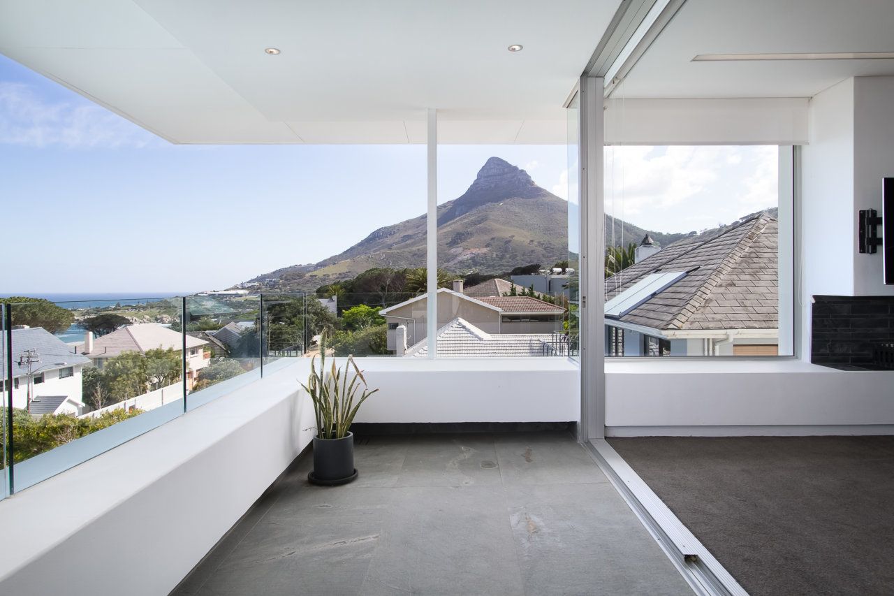 Photo 7 of Villa Willesden accommodation in Camps Bay, Cape Town with 4 bedrooms and 4 bathrooms