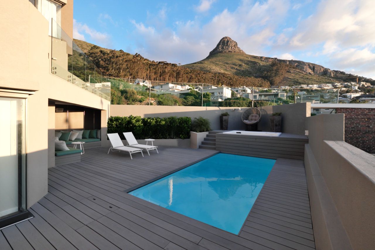 Photo 3 of Azure Views accommodation in Fresnaye, Cape Town with 4 bedrooms and  bathrooms