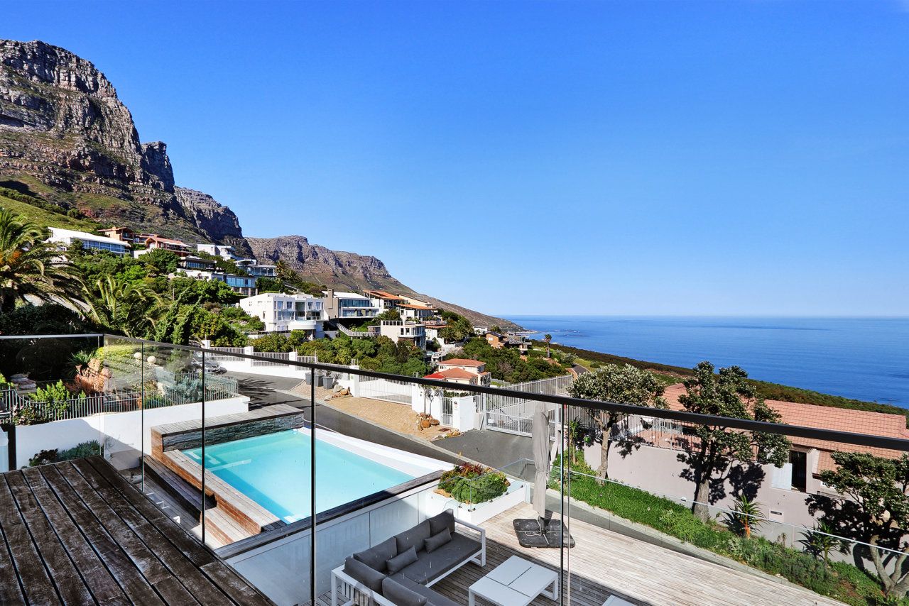 Photo 14 of Ty Gwyn Villa accommodation in Camps Bay, Cape Town with 3 bedrooms and 3 bathrooms