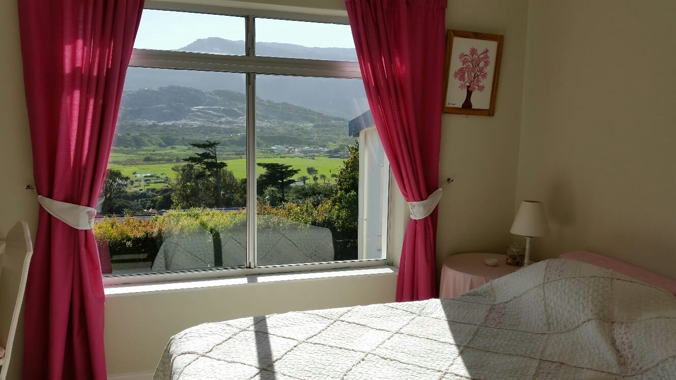 Photo 3 of Valley Views accommodation in Fish Hoek, Cape Town with 4 bedrooms and 3 bathrooms
