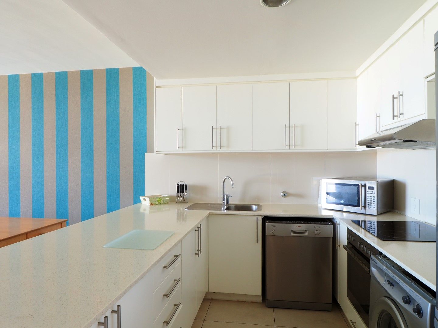 Photo 15 of Dolphin Beach Beauty accommodation in Bloubergstrand, Cape Town with 3 bedrooms and 2 bathrooms