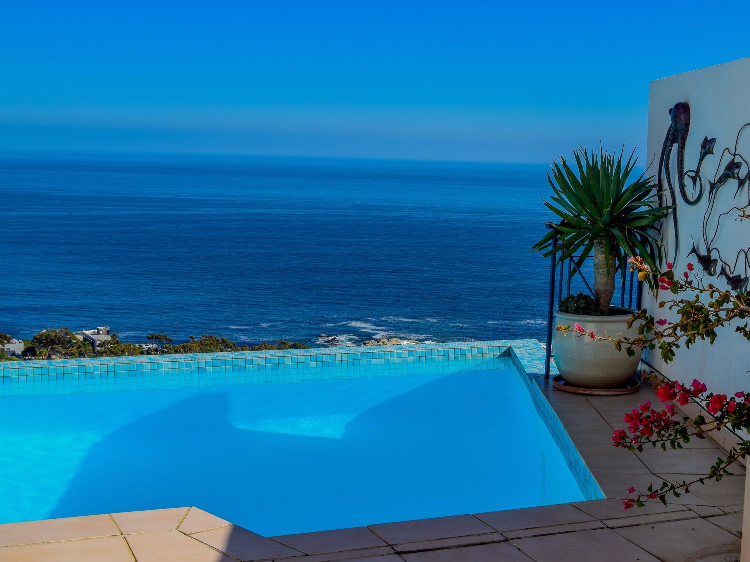 Photo 3 of Oceanscape Camps Bay accommodation in Camps Bay, Cape Town with 4 bedrooms and 4 bathrooms