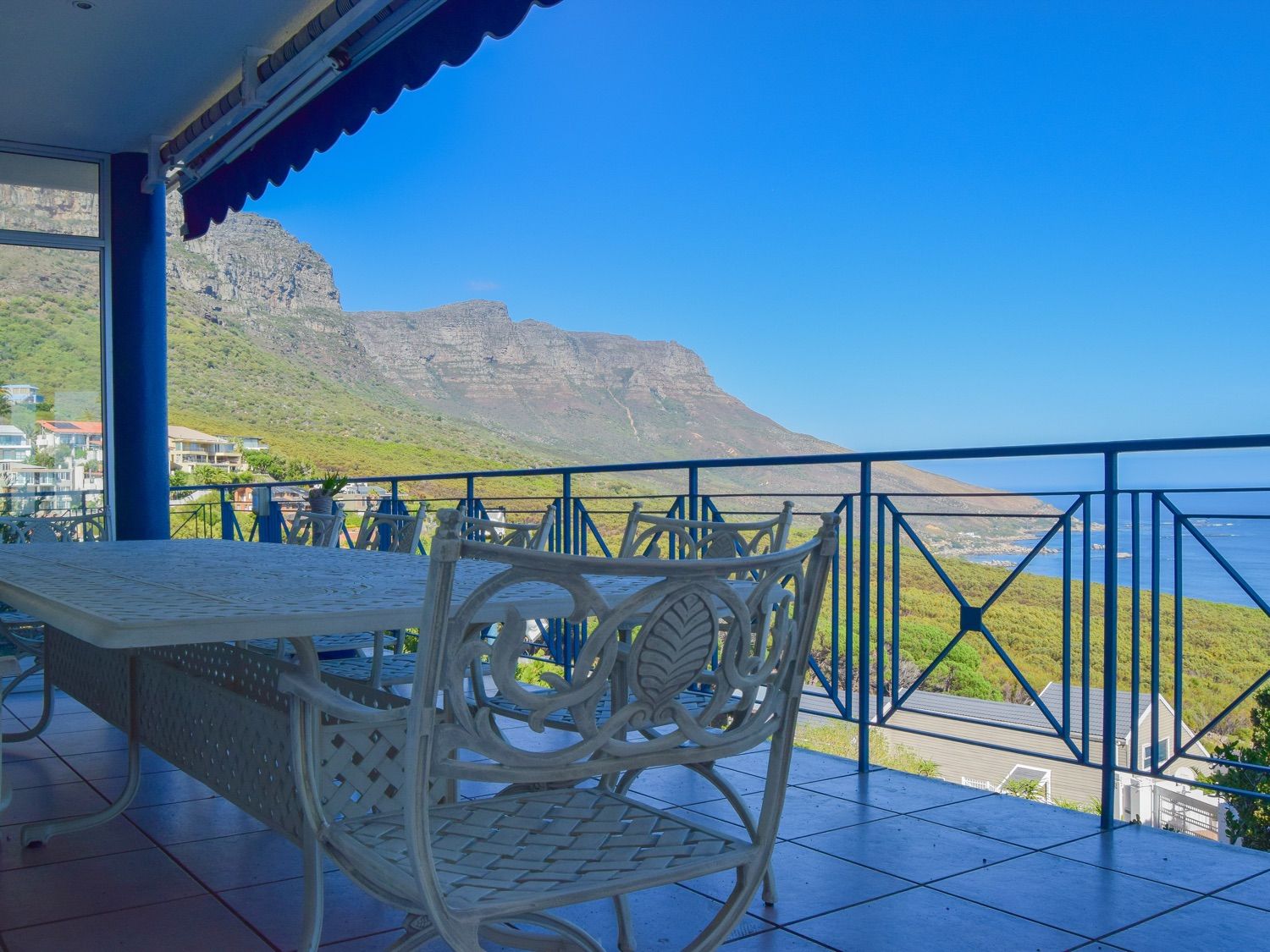 Photo 5 of Oceanscape Camps Bay accommodation in Camps Bay, Cape Town with 4 bedrooms and 4 bathrooms