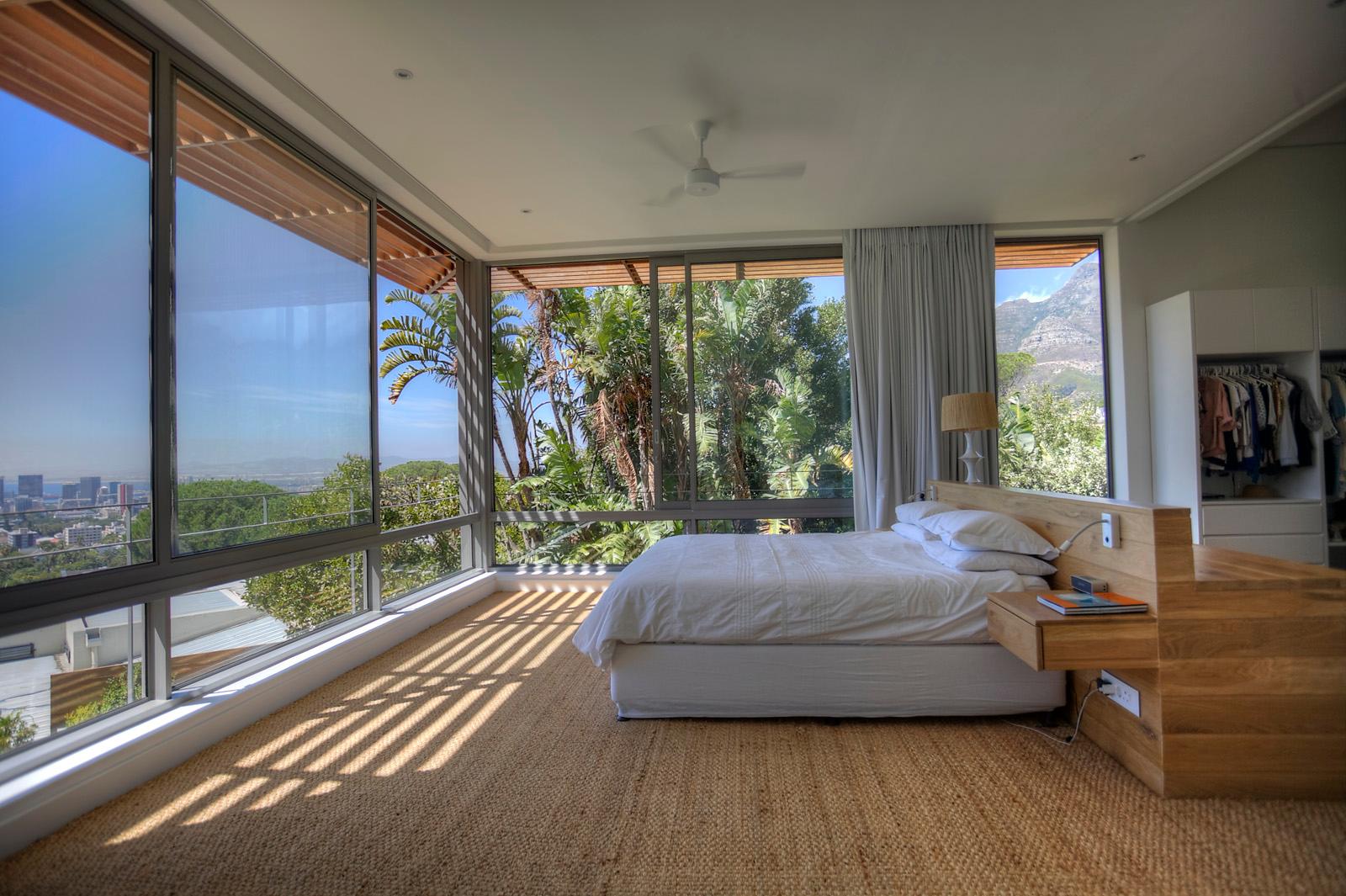 Photo 9 of Higgovale Chic accommodation in Higgovale, Cape Town with 5 bedrooms and 4.5 bathrooms