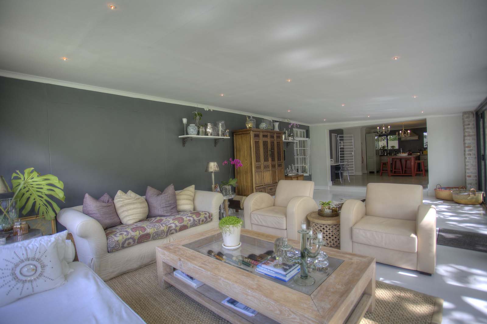 Photo 15 of Villa Robertson accommodation in Constantia, Cape Town with 4 bedrooms and 3 bathrooms