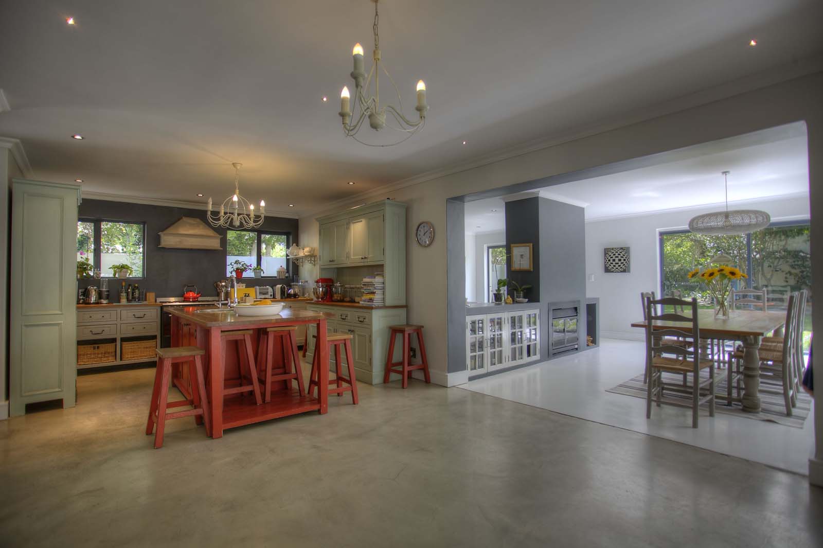 Photo 18 of Villa Robertson accommodation in Constantia, Cape Town with 4 bedrooms and 3 bathrooms