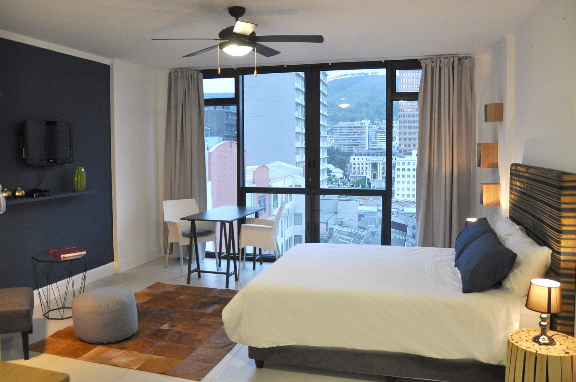 Photo 2 of Cityscape Urban Studio accommodation in City Centre, Cape Town with 1 bedrooms and 1 bathrooms