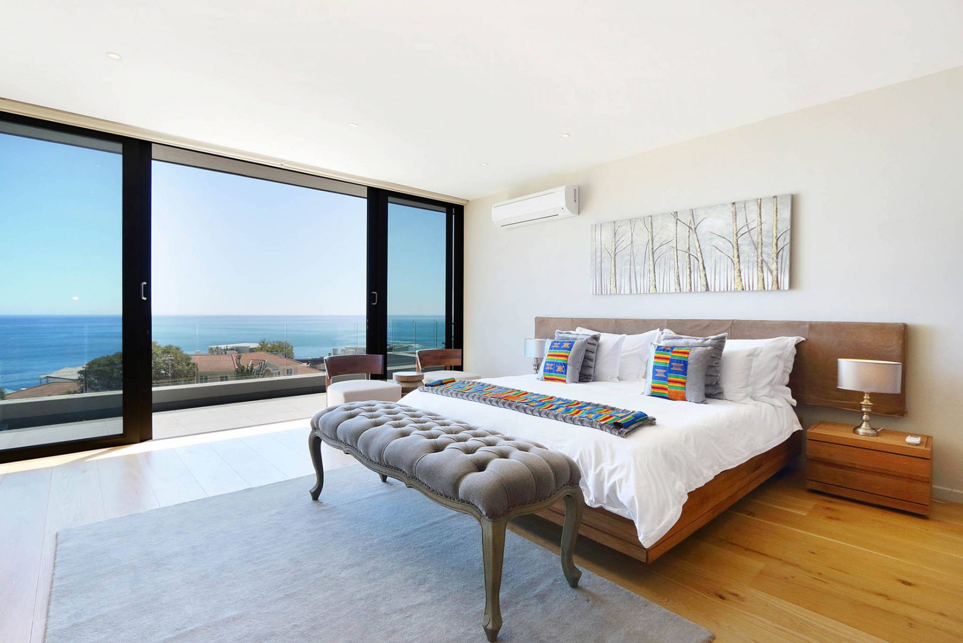 Photo 11 of 20 Finchley Villa accommodation in Camps Bay, Cape Town with 6 bedrooms and 5 bathrooms