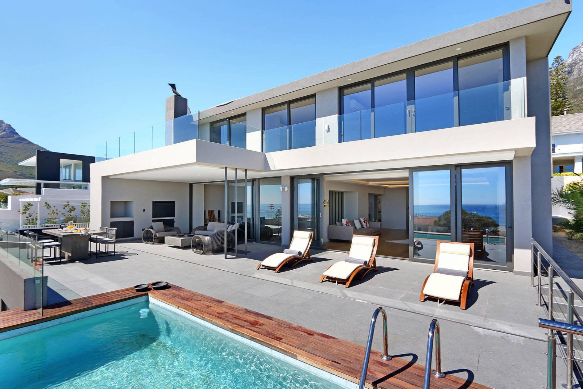 Photo 1 of 20 Finchley Villa accommodation in Camps Bay, Cape Town with 6 bedrooms and 5 bathrooms