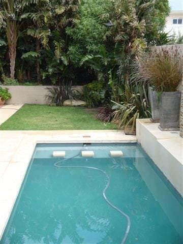 Photo 8 of Villa Bakoven accommodation in Bakoven, Cape Town with 3 bedrooms and 3 bathrooms