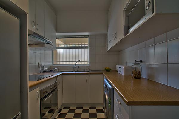 Photo 7 of 4 Linda Apartment accommodation in Tamboerskloof, Cape Town with 2 bedrooms and 1 bathrooms