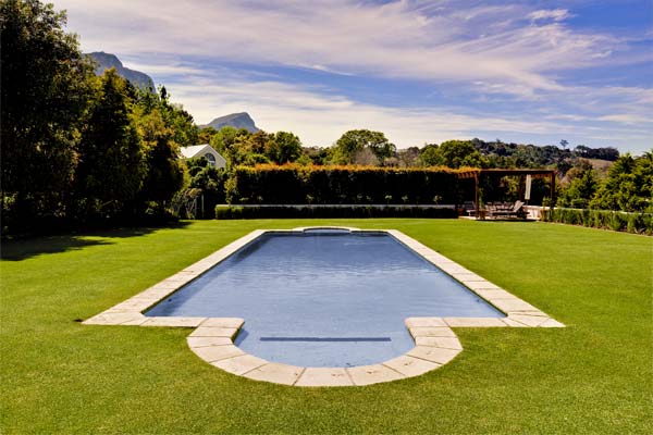 Photo 2 of Brommersvlei Villa accommodation in Constantia, Cape Town with 6 bedrooms and 5 bathrooms