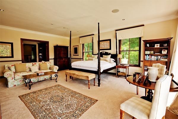 Photo 8 of Brommersvlei Villa accommodation in Constantia, Cape Town with 6 bedrooms and 5 bathrooms