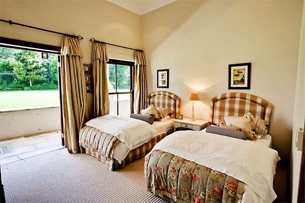 Photo 9 of Brommersvlei Villa accommodation in Constantia, Cape Town with 6 bedrooms and 5 bathrooms