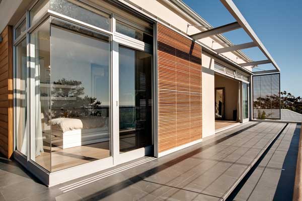 Photo 10 of Fulham Road accommodation in Camps Bay, Cape Town with 5 bedrooms and 5 bathrooms