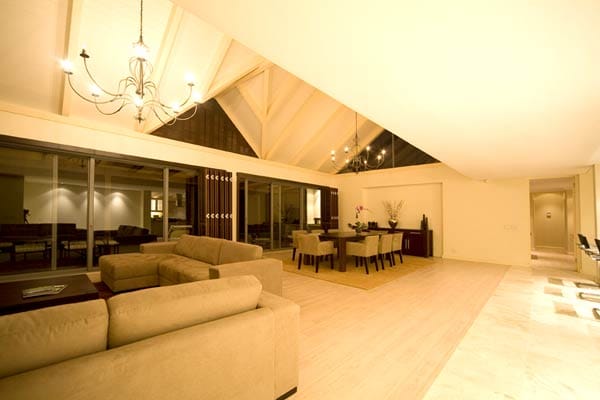 Photo 7 of La Constantia accommodation in Constantia, Cape Town with 4 bedrooms and 3.5 bathrooms