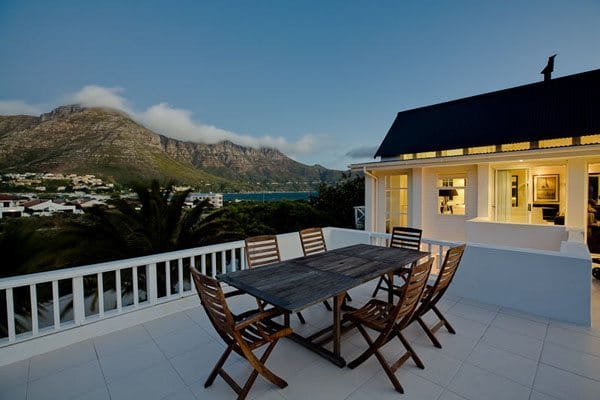 Photo 12 of North Shore accommodation in Hout Bay, Cape Town with 4 bedrooms and 3 bathrooms