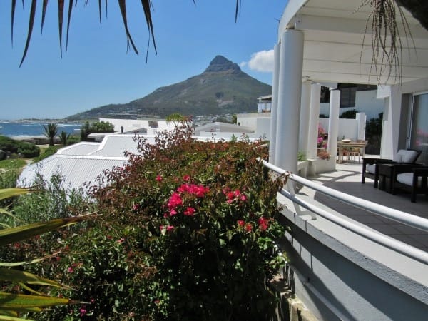 Photo 3 of Bakoven Bungalow accommodation in Bakoven, Cape Town with 3 bedrooms and 2 bathrooms