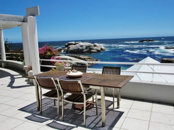 Photo 4 of Bakoven Bungalow accommodation in Bakoven, Cape Town with 3 bedrooms and 2 bathrooms