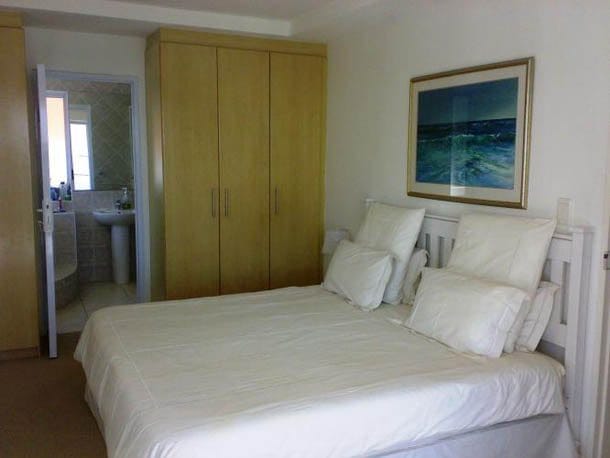 Photo 5 of Spring Tide accommodation in Camps Bay, Cape Town with 4 bedrooms and 3 bathrooms