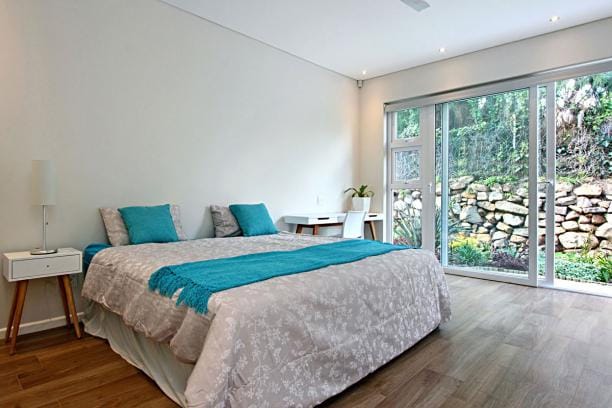 Photo 3 of Kaliva accommodation in Camps Bay, Cape Town with 4 bedrooms and 4 bathrooms