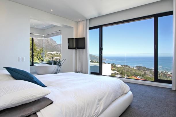 Photo 16 of Omorphi accommodation in Camps Bay, Cape Town with 5 bedrooms and 4.5 bathrooms