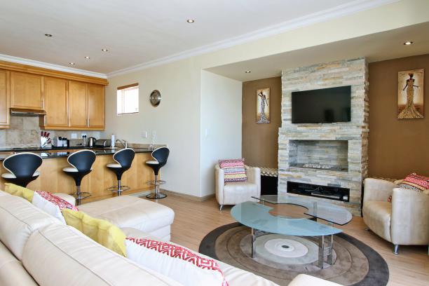 Photo 16 of Strathmore Views accommodation in Camps Bay, Cape Town with 3 bedrooms and 2 bathrooms