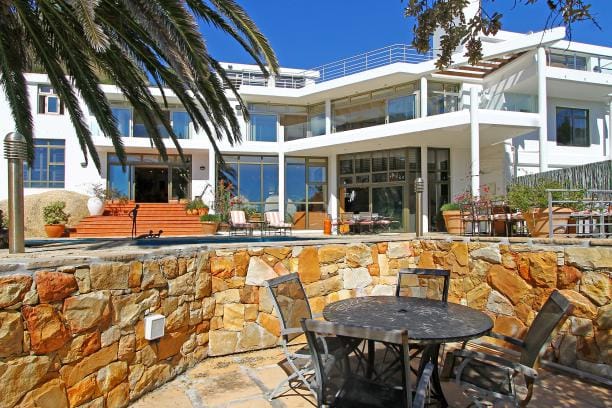 Photo 7 of Villa Andacasa accommodation in Llandudno, Cape Town with 4 bedrooms and 4 bathrooms