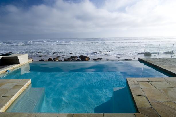 Photo 21 of Misty Cliffs accommodation in Misty Cliffs, Cape Town with 3 bedrooms and 3 bathrooms
