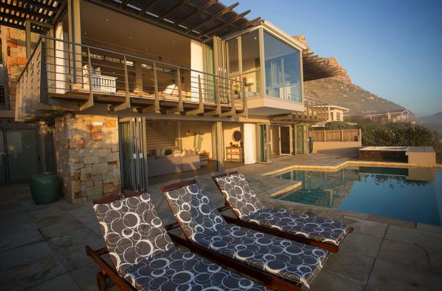 Photo 17 of Misty Cliffs accommodation in Misty Cliffs, Cape Town with 3 bedrooms and 3 bathrooms