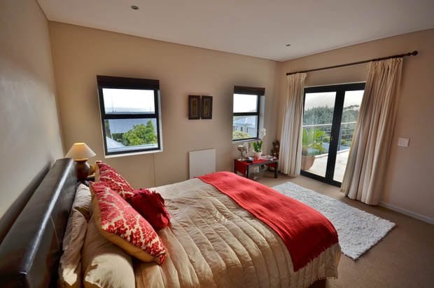 Photo 6 of Emerald Way accommodation in Noordhoek, Cape Town with 3 bedrooms and 2 bathrooms