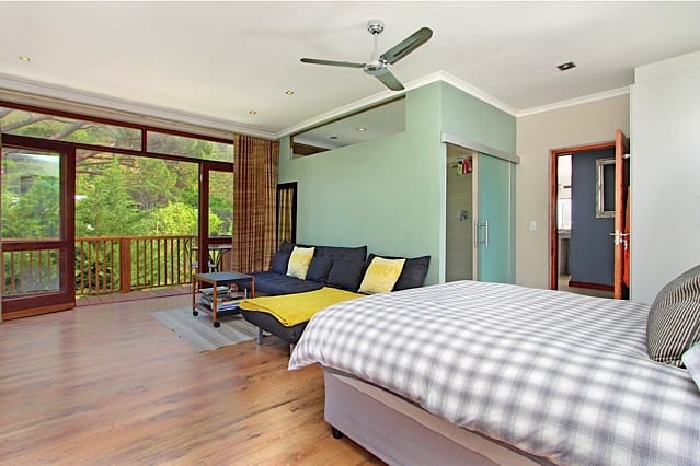 Photo 15 of St Thomas Villa accommodation in Higgovale, Cape Town with 4 bedrooms and 4 bathrooms