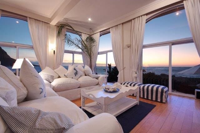 Photo 14 of Sunkissed Llandudno accommodation in Llandudno, Cape Town with 5 bedrooms and 3 bathrooms
