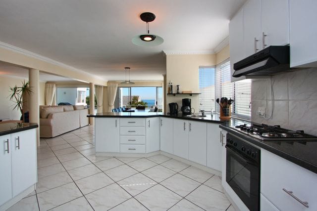 Photo 8 of Bakoven Waters accommodation in Bakoven, Cape Town with 4 bedrooms and 4 bathrooms