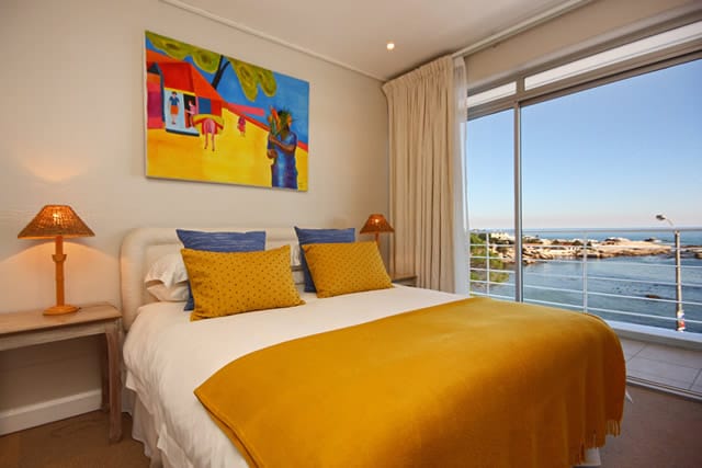 Photo 14 of Paradiso Views accommodation in Camps Bay, Cape Town with 7 bedrooms and 6 bathrooms