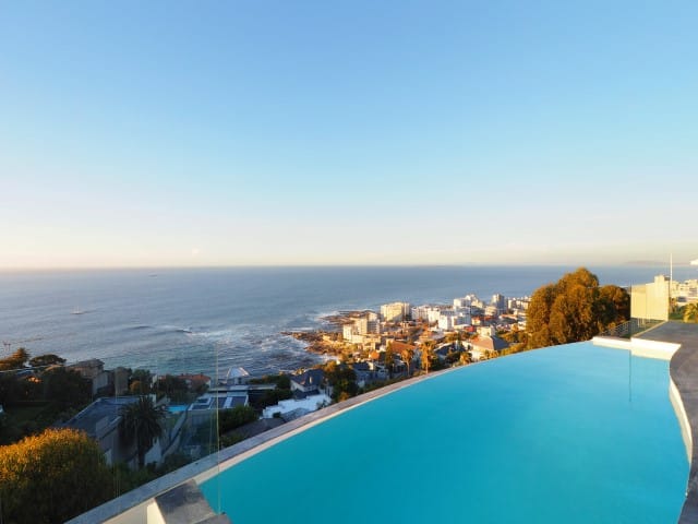 Photo 4 of 50 de Wet Villa accommodation in Bantry Bay, Cape Town with 6 bedrooms and 6.5 bathrooms