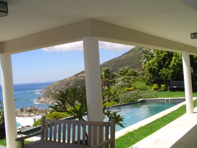 Photo 7 of Atlantic Breeze accommodation in Llandudno, Cape Town with 4 bedrooms and 3.5 bathrooms