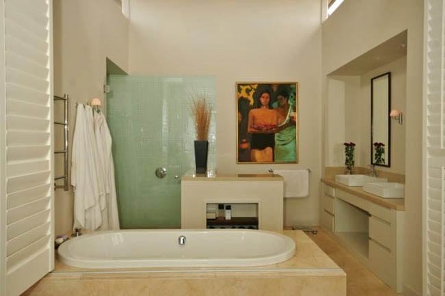 Photo 8 of Mahogony Villa accommodation in Green Point, Cape Town with 4 bedrooms and 4 bathrooms