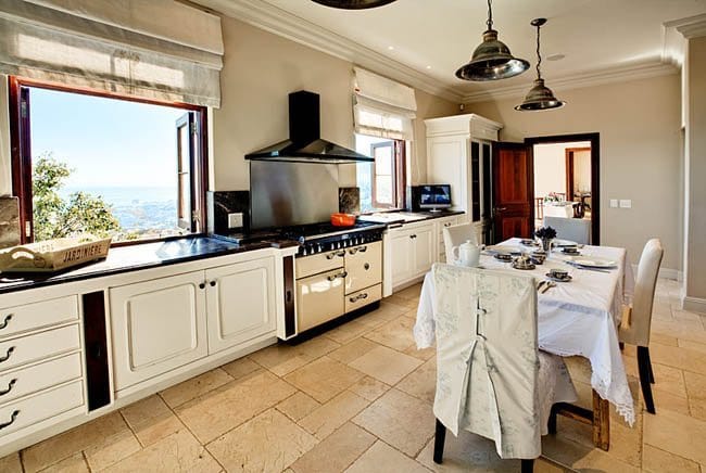 Photo 7 of Villa Ocean View accommodation in Fresnaye, Cape Town with 4 bedrooms and 4 bathrooms