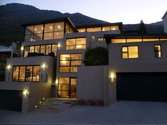 Photo 3 of Simons Town Villa accommodation in Simons Town, Cape Town with 4 bedrooms and 4 bathrooms